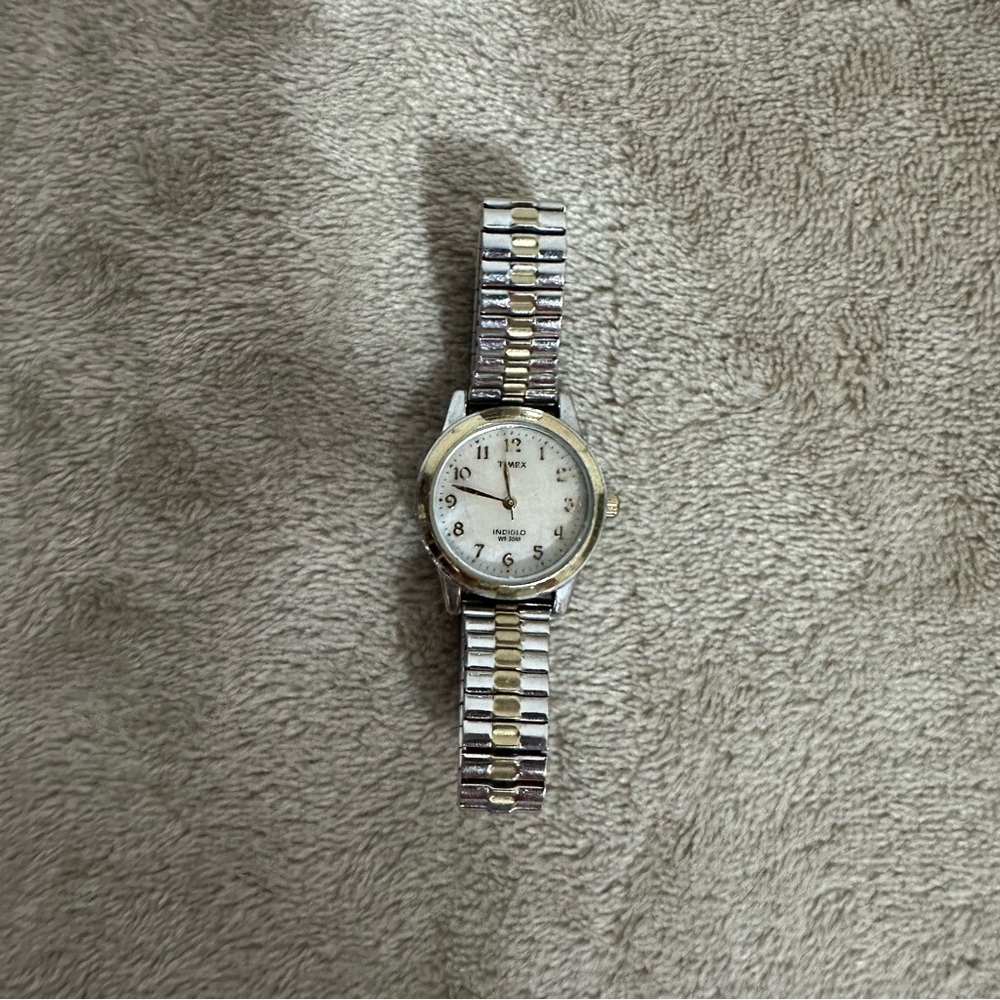 Timex Indiglo Women T2M828 Dress MOP Dial Two Tone Expansion Quartz Watch 6 1/2"
